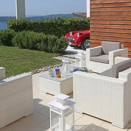 Gardone فيلة غاردوني ريفييرا